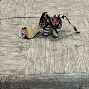 Elegant Floral and Striped Women's Heels